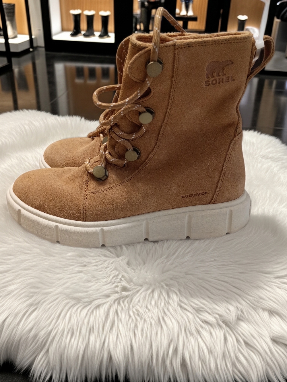 New Sorel Joan Tan Suede Waterproof Lace-Up Women's Winter Boot w/White Sole 6